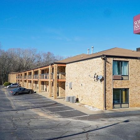 Southern Inn And Suites Spartanburg Exterior foto
